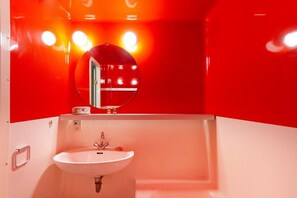 Bathtub