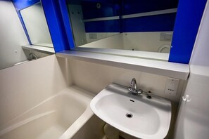 Bathtub - 100m from resort center, 3rd floor, balcony, tv, 28m², Les Arcs (Les Arcs)