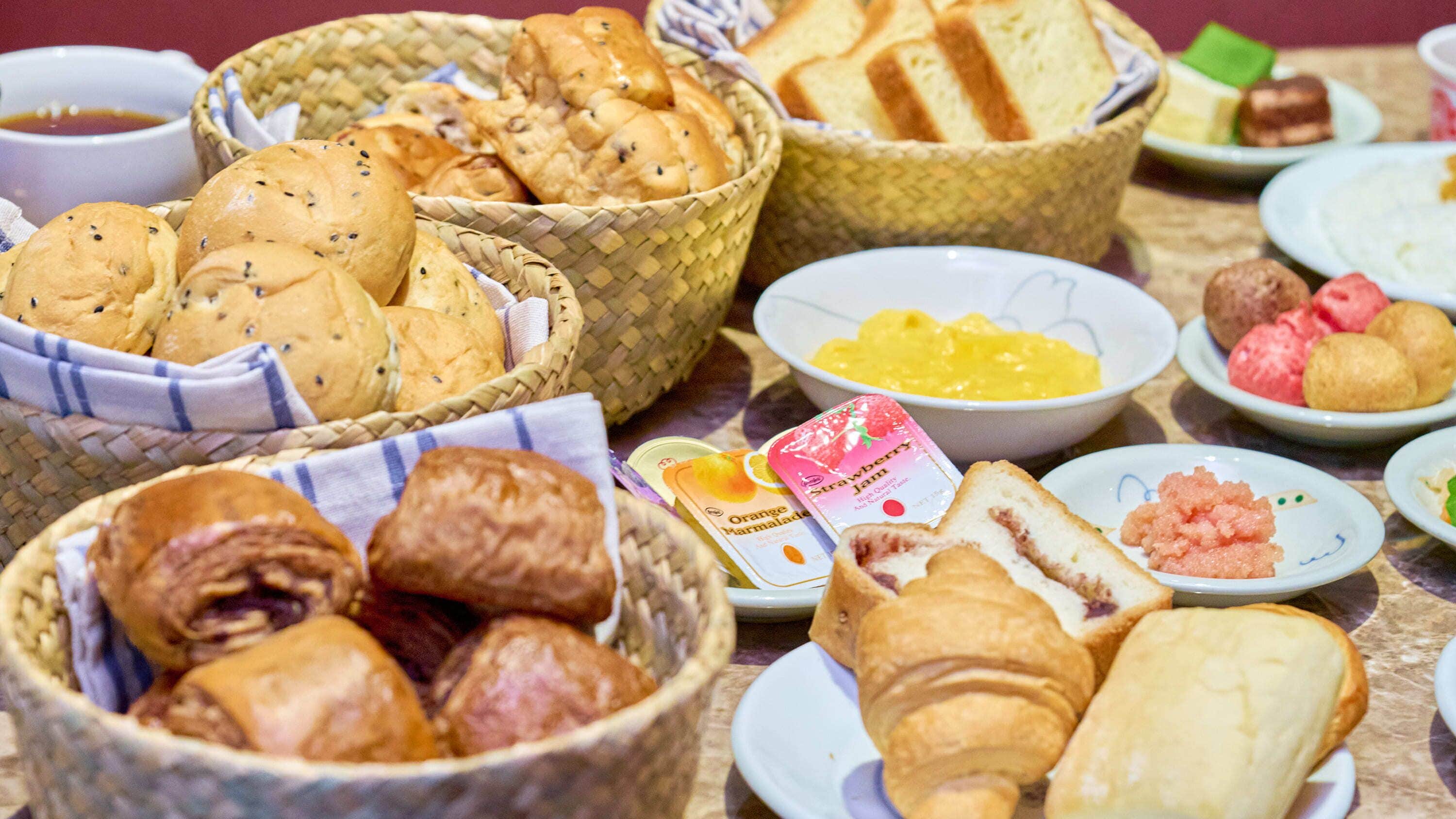 daily buffet breakfast (jpy 1400 per person)