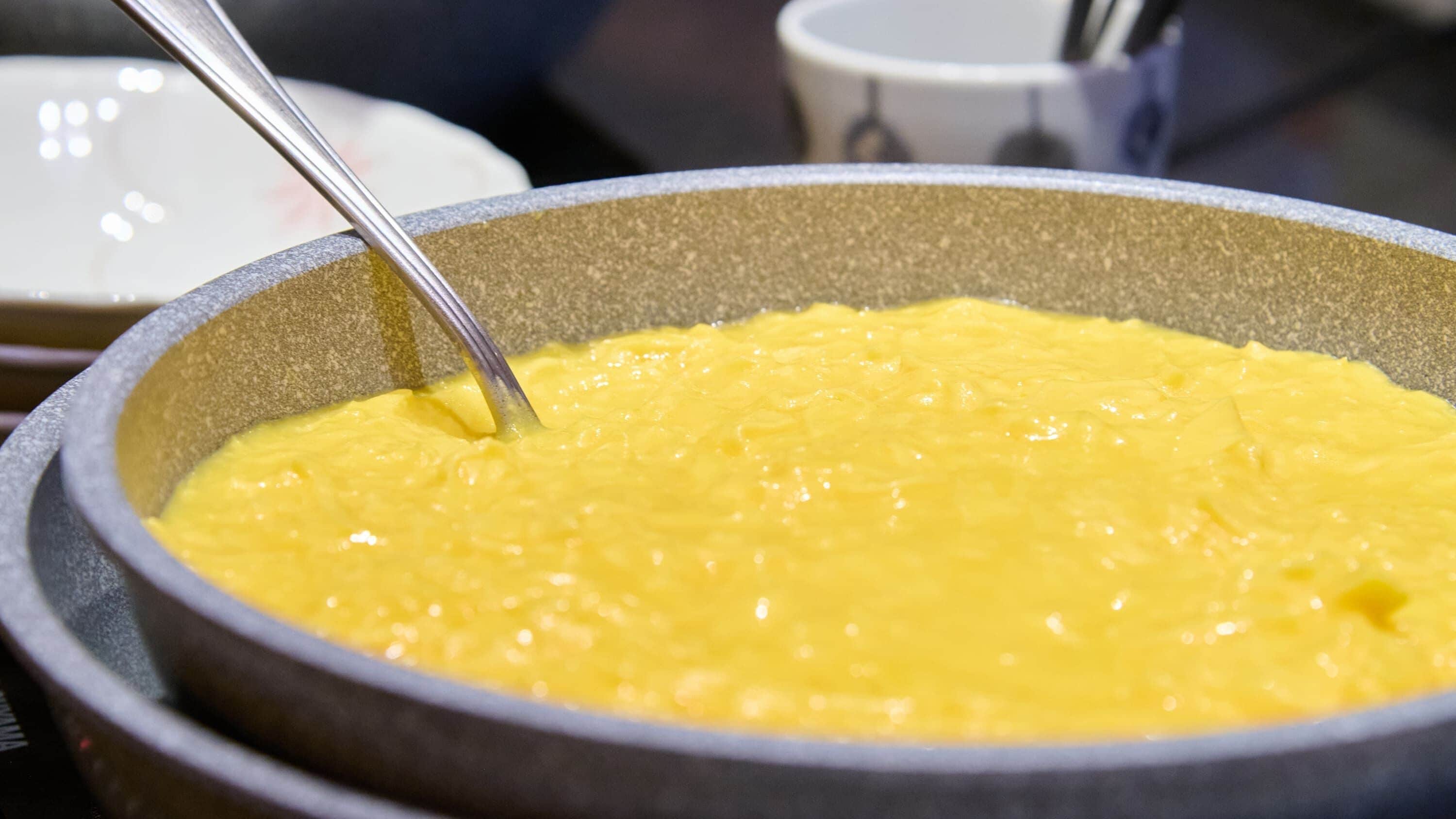 daily buffet breakfast (jpy 1400 per person)