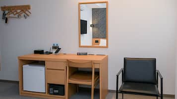 Basic Twin Room | Down duvets, desk, laptop workspace, free WiFi