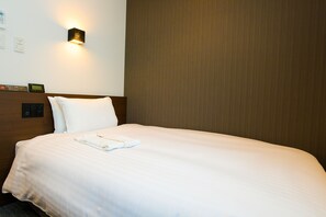 Basic Single Room | Down duvets, desk, laptop workspace, free WiFi - You Style Hotel Hakata (Fukuoka)