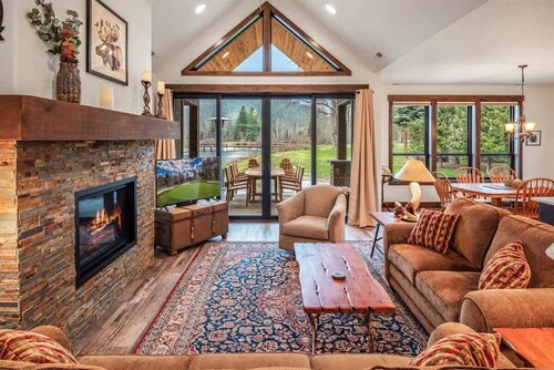 Idaho Club Golf Home - Sleeps 8 - Private Hot Tub