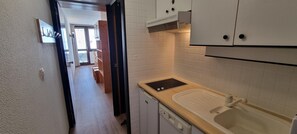 Geladeira, fogão, lava-louças