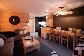 Living area - 250m from shops, 3rd floor, balcony, ski locker, 68m², Valmorel (Valmorel)