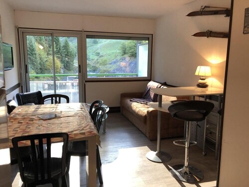 100m from resort center, 1st floor, view mountain, balcony, tv, 27m², Gourette