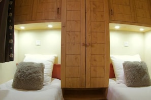 2 bedrooms
