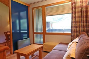 Living area - 10m from ski slopes, 6th floor, balcony, 35m², Méribel-Mottaret (Méribel - Les Allues)