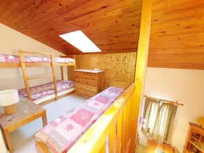1 bedroom, WiFi - 50m from ski slopes, 3rd floor, view mountain, balcony, tv, ski locker, 47m², Valmorel (Valmorel)