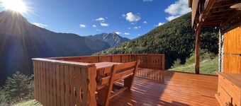 Chalet, vue montagne, terrasse, cheminée ou poêle à bois, télévision, casier à ski, 110m², Pra Loup