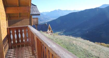 Chalet, vue montagne, terrasse, cheminĂ©e ou poĂȘle Ă bois, casier Ă ski, 110mÂČ, Pra Loup