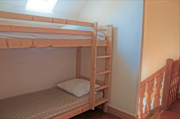 4 bedrooms
