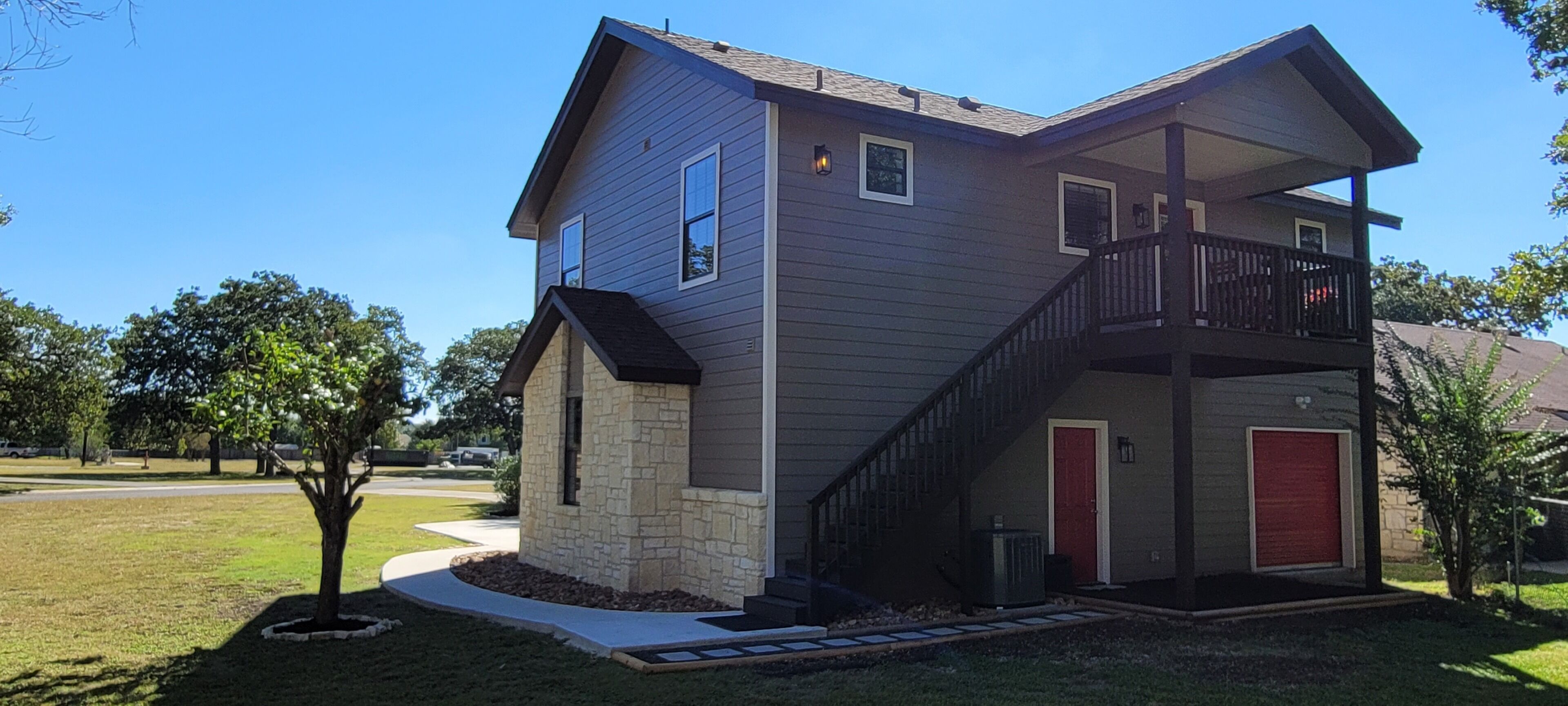 *HillCountry 176*  Newly built hillcountry/modern Guesthouse 