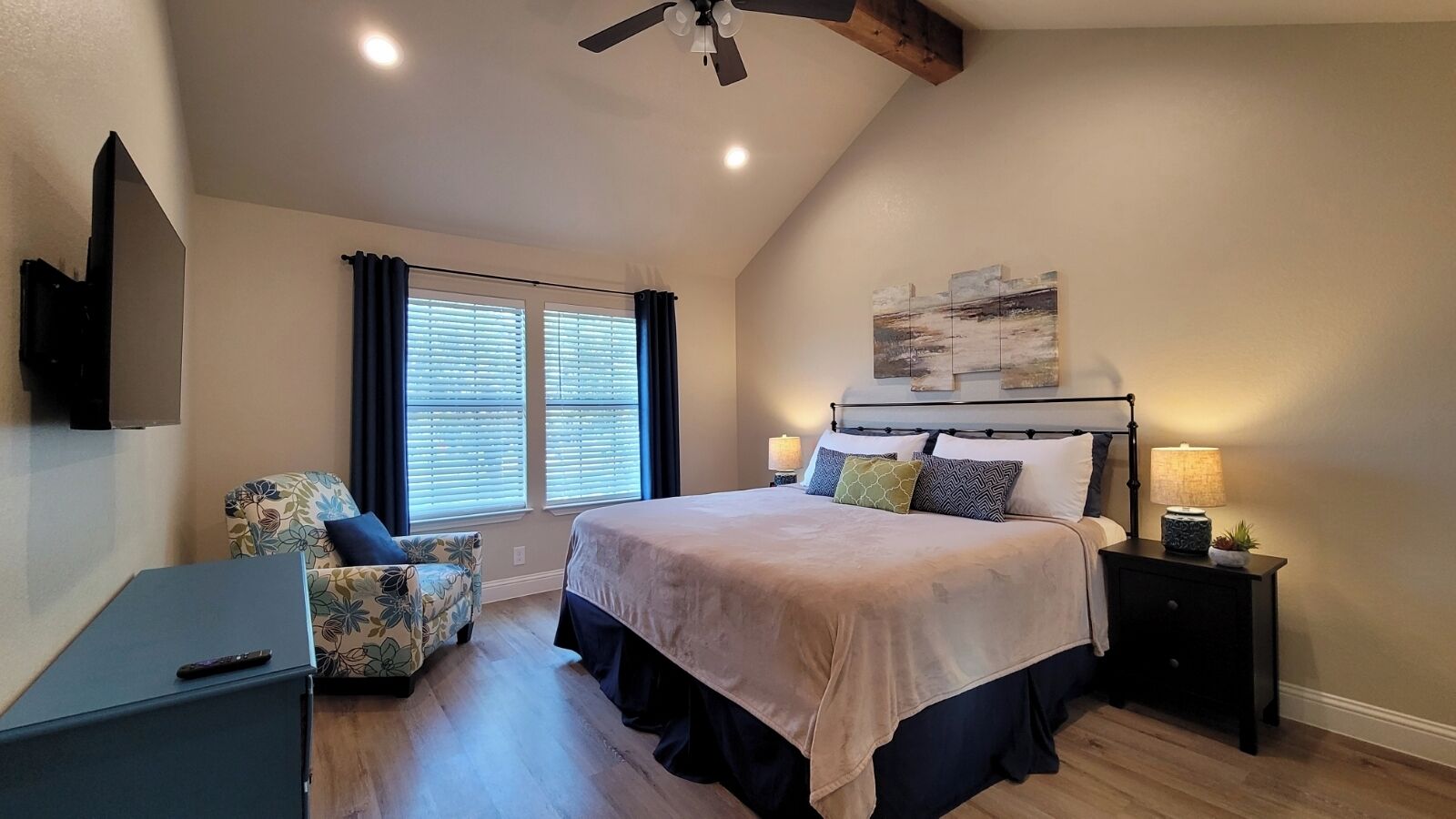 2 bedrooms, iron/ironing board, travel crib, free WiFi