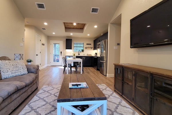 Smart-tv, Netflix, dvd-afspiller, bøger