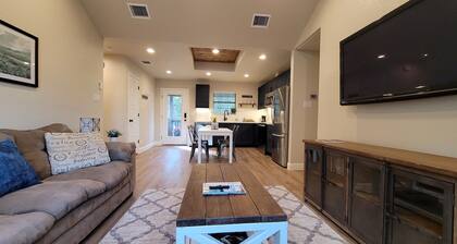 "Wanna see some DEER? Our Clean and Peaceful Guesthouse!