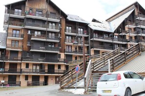 Exterior - 300m from resort center, 5th floor, balcony, tv, ski locker, 23m², Risoul (Risoul)