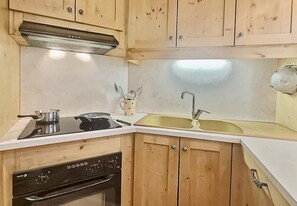 Fridge, oven, dishwasher