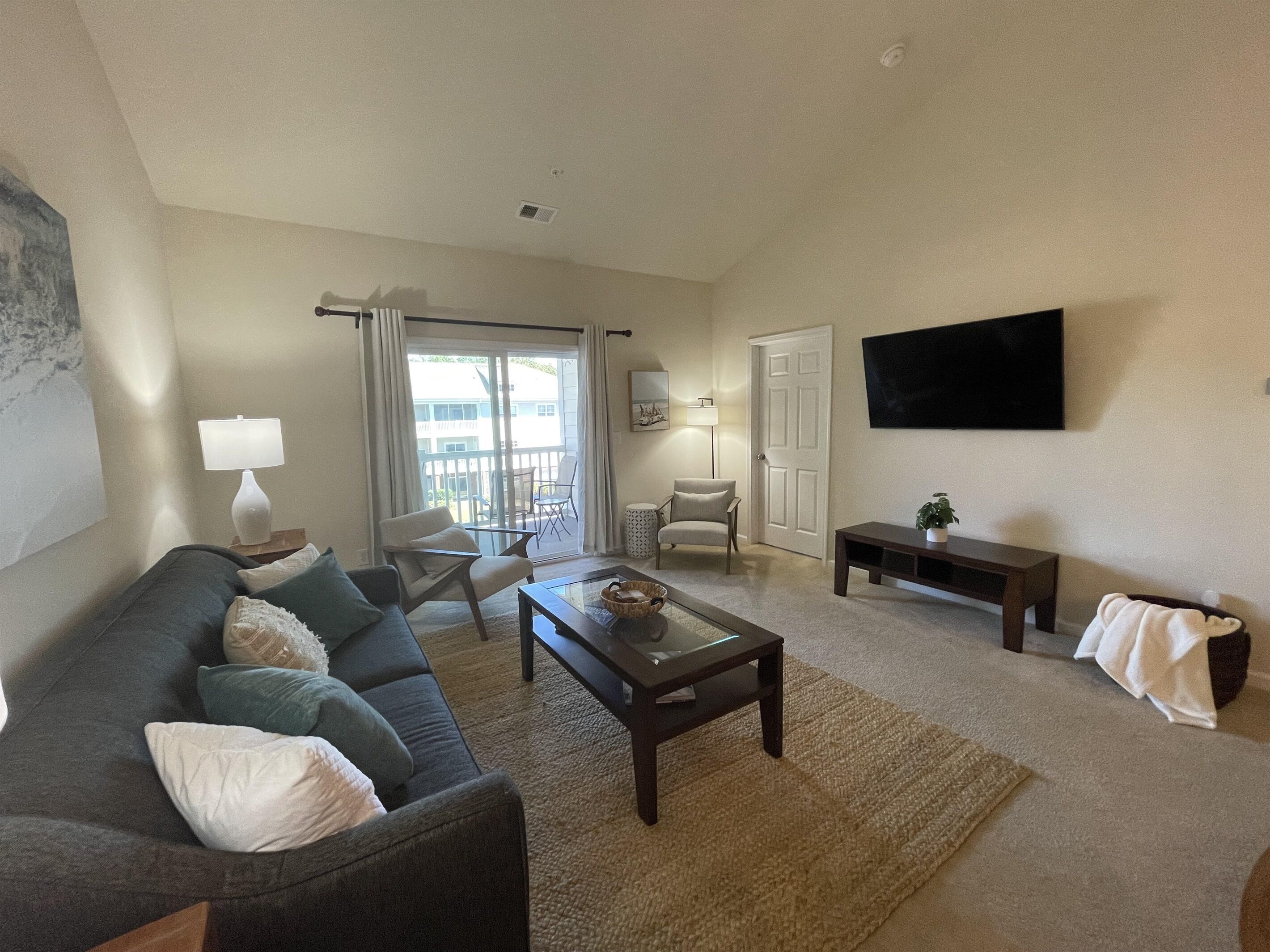 Inviting and Relaxing Beach and Golf Condo