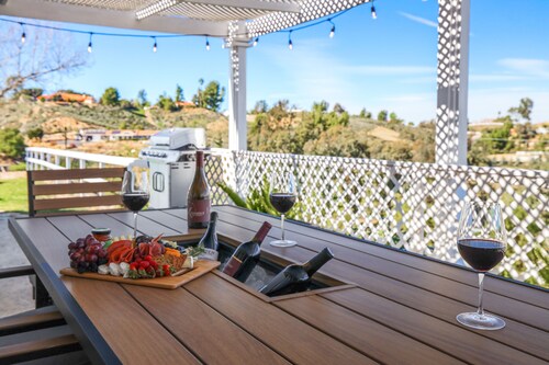 2 Patios, BBQ, Center Wine Country