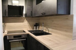 冷蔵庫、電子レンジ、オーブン、食器洗い機