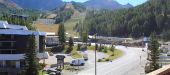 Resort center, 3rd floor, balcony, tv, 30m², Vars