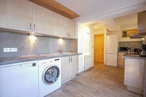 Fridge, oven, dishwasher - Ground floor, tv, ski locker, 70m², Aussois (Aussois)