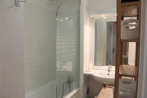 Bathtub