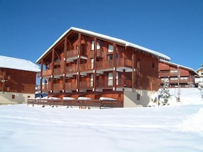 Exterior - 100m from ski slopes, 2nd floor, view ski slopes/mountain, tv, ski locker, 60m², Les Saisies (Les Saisies)