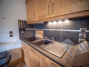Fridge, microwave, dishwasher, toaster
