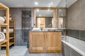 Badewanne, Haartrockner