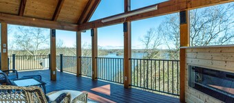 The View on Lake Lanier lake view & dock.