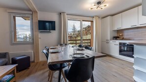 Unclassified image, 4 of 15, button - 250m from ski slopes, 5th floor, swimming pool, balcony, tv, ski locker, 60m², Les Orres (Les Orres)