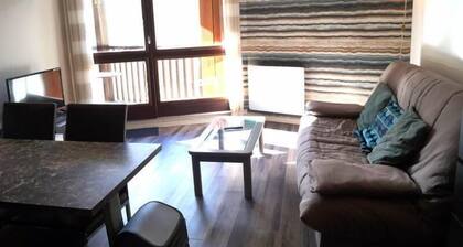 Ă 10m des pistes de ski, 3Ăšme Ă©tage, vue pistes de ski, balcon, tĂ©lĂ©vision, 26mÂČ