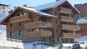 Exterior - 10m from ski slopes, 1st floor, view open, balcony, tv, ski locker, 75m², Les Menuires (Les Menuires)