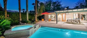 *New-Tropical Oasis with a Mid-Century feel. Pool and stunning views!