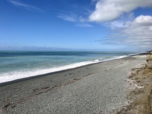 Una spiaggia nelle vicinanze