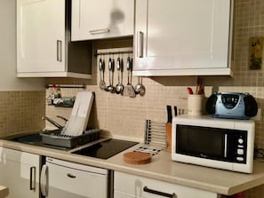 Fridge, microwave, oven