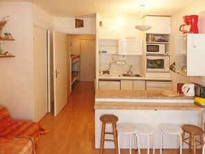 Køleskab, mikrobølgeovn, opvaskemaskine