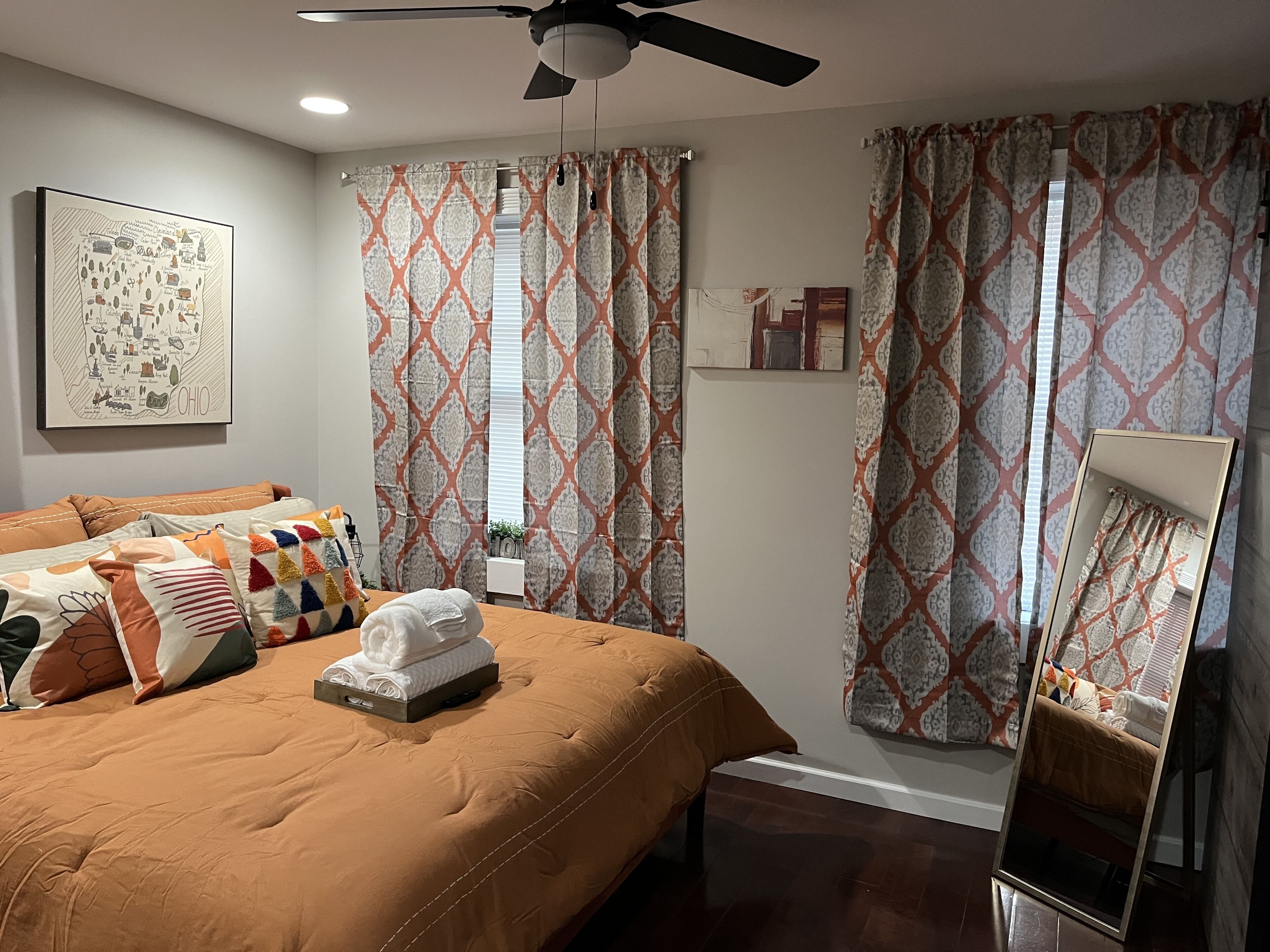 OTR!-5 Bedrooms-4 Baths-3 Parking Spots-2 Kitchens-Best House for Reunion/Groups