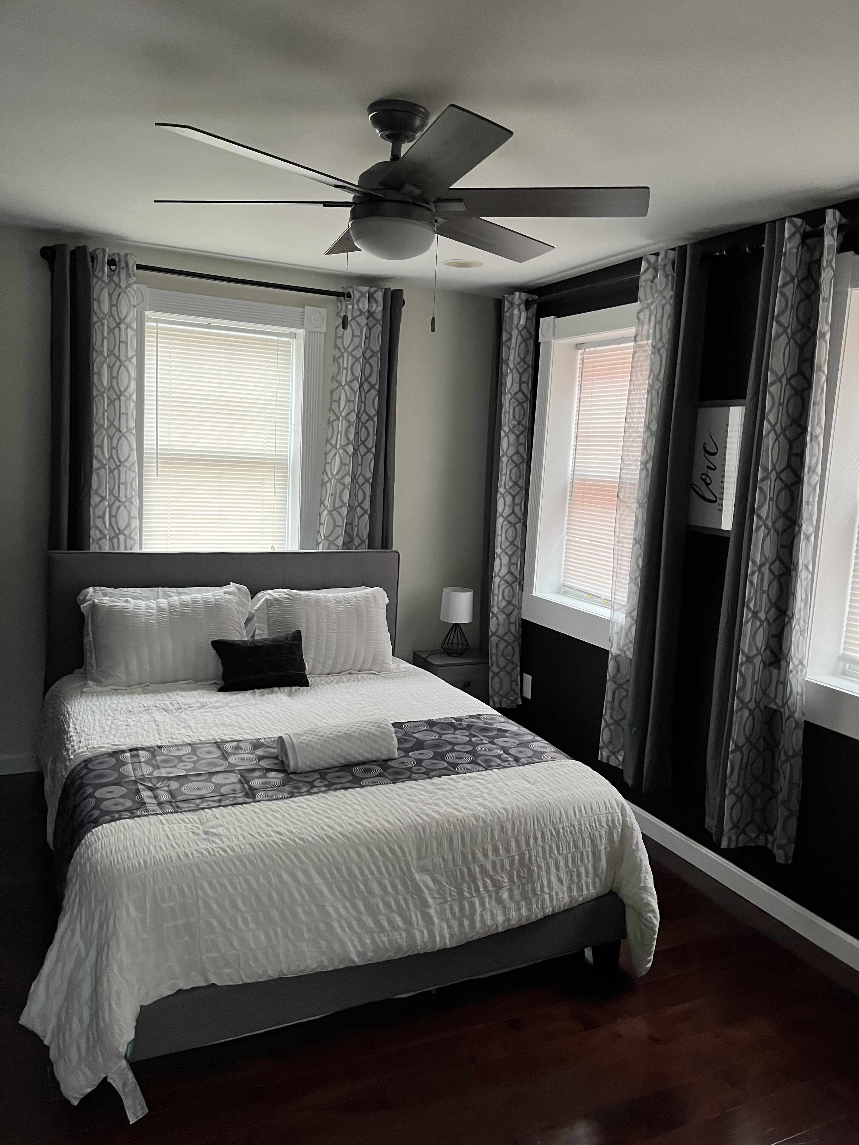 OTR!-5 Bedrooms-4 Baths-3 Parking Spots-2 Kitchens-Best House for Reunion/Groups