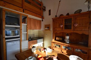Frigorifero, microonde, forno, lavastoviglie