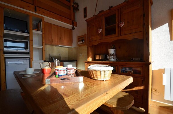 Frigorifero, microonde, forno, lavastoviglie