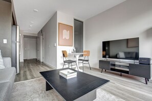 Télévision, chaîne hi-fi