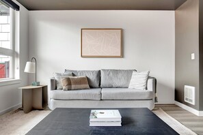 Télévision, chaîne hi-fi