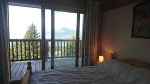 Interior - Ski-in/ski-out & foot of the slopes, 1st floor, view ski slopes, balcony, tv, 65m², Les Arcs (Les Arcs)