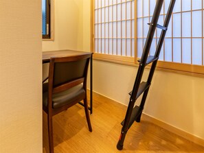 House | 1 bedroom, desk, free WiFi, bed sheets - Yadoya Iroha (Tokyo)