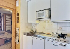 Kühlschrank, Mikrowelle, Geschirrspüler