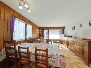 Dining - 350m from resort center, 1st floor, balcony, tv, 43m², Le Grand Bornand (Le Grand-Bornand)