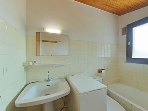 Bathtub